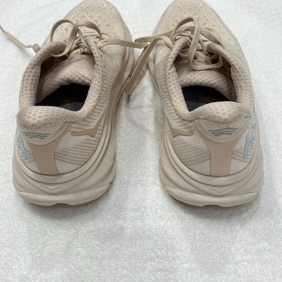 Women’s HOKA Clifton 9 sneaker Size 8 - Picture 8 of 9